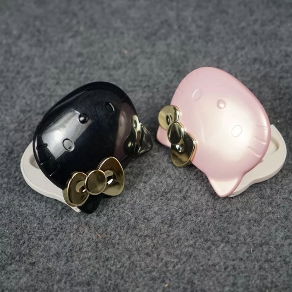 Hello Kitty Mirror Compact - Picture 3 of 15